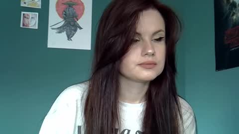 dellacrush_ online show from February 19, 2025, 10:45 am