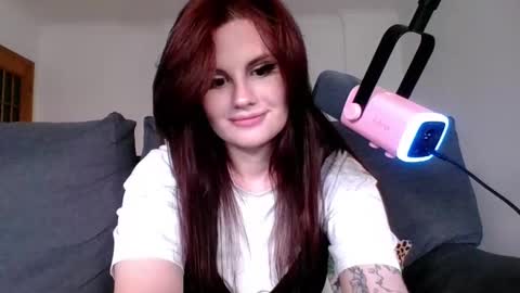 dellacrush_ online show from March 11, 2025, 6:08 pm