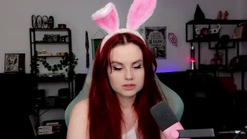 dellacrush_ online show from April 5, 2026, 5:54 pm