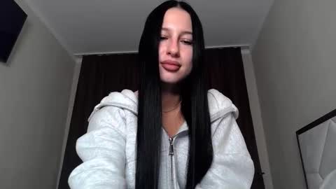 delly_love online show from October 13, 2025, 7:36 pm