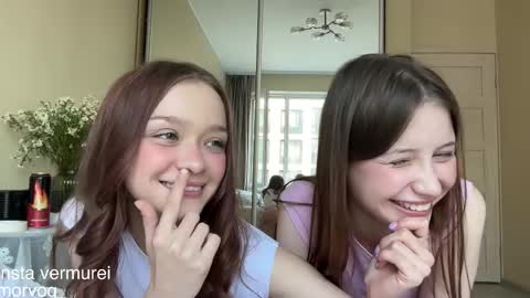 Delora online show from September 9, 2025, 1:21 pm