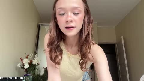 Delora online show from September 16, 2025, 9:32 am