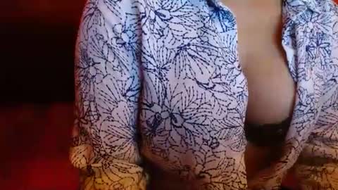 Snapshot of delphine_x chatting on February 2, 2025, 9:45 pm Delphine online show from February 2, 2025, 9:45 pm