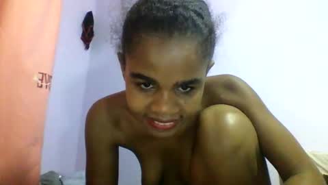 delphine online show from March 26, 2026, 5:46 am