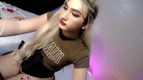 Chesca online show from December 8, 2024, 1:24 am