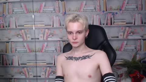 demianenglen online show from March 5, 2025, 4:02 am