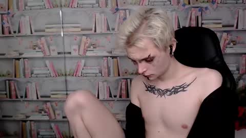 demianenglen online show from March 12, 2025, 1:03 am