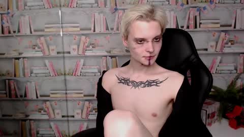 demianenglen online show from March 12, 2025, 4:08 am