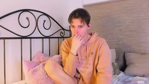 demianenglen online show from April 26, 2026, 12:19 am