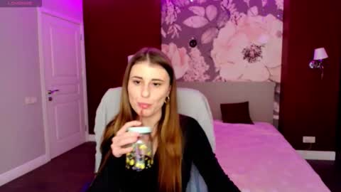 DemmyRose online show from April 19, 2026, 9:28 pm