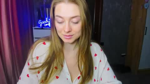 Snapshot of demure_soul chatting on September 18, 2025, 4:25 am Sophie online show from September 18, 2025, 4:25 am