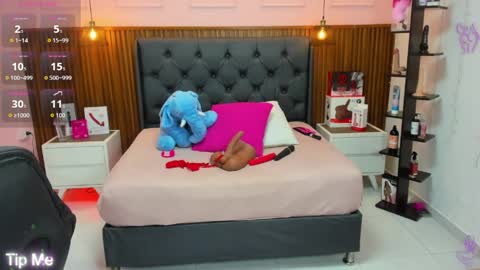 D E N I S  online show from April 18, 2026, 7:29 pm