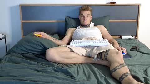 Denis online show from October 15, 2025, 1:17 am