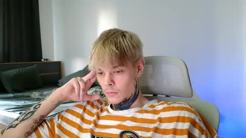 Snapshot of denis_here chatting on May 16, 2026, 3:11 pm Denis online show from May 16, 2026, 3:11 pm