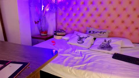 denisse_logan online show from March 17, 2026, 3:22 am