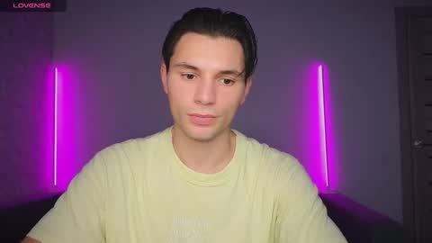 Snapshot of denlover chatting on February 18, 2026, 1:18 pm Den online show from February 18, 2026, 1:18 pm