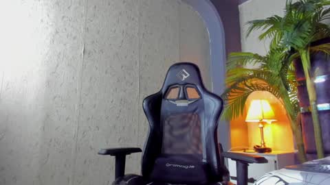 dennis_cox_ online show from January 28, 2025, 6:39 pm