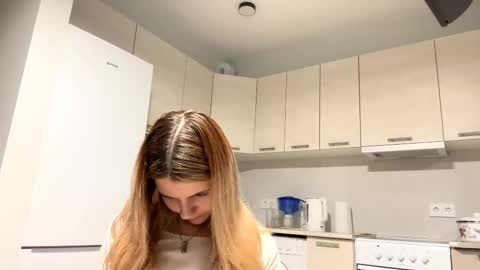 Denni online show from October 10, 2025, 5:56 pm