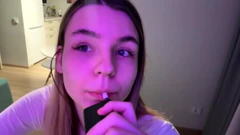 Denni online show from March 6, 2026, 5:09 pm