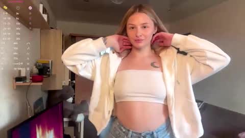 Vi  Victoria online show from November 23, 2025, 12:16 pm