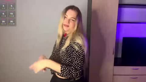 Luna online show from April 22, 2026, 5:25 pm