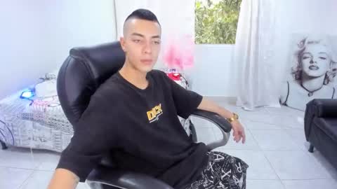 Snapshot of dereck_boy8 chatting on October 13, 2025, 9:04 pm Dereck Boy online show from October 13, 2025, 9:04 pm