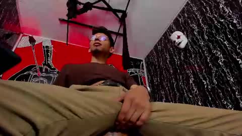 Snapshot of dereck_monroe chatting on July 14, 2026, 6:35 pm Dereck online show from July 14, 2026, 6:35 pm