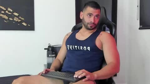 Snapshot of dereck_vega chatting on December 1, 2024, 7:36 pm Dereck Vega online show from December 1, 2024, 7:36 pm