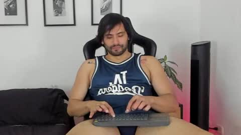 Snapshot of dereck_vega chatting on July 23, 2026, 12:57 am Dereck Vega online show from July 23, 2026, 12:57 am