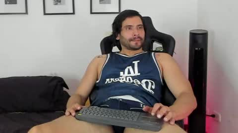 Snapshot of dereck_vega chatting on July 23, 2026, 1:58 am Dereck Vega online show from July 23, 2026, 1:58 am