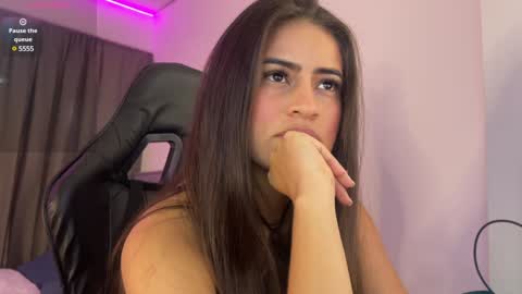 Snapshot of dereckbrownn chatting on February 7, 2025, 7:59 pm Dereck online show from February 7, 2025, 7:59 pm