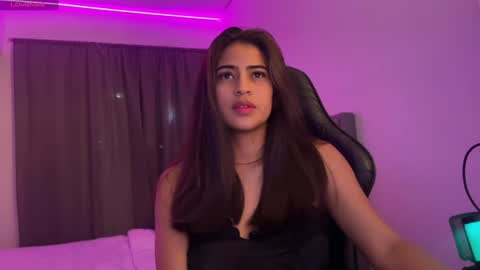 Snapshot of dereckbrownn chatting on February 8, 2025, 5:18 pm Dereck online show from February 8, 2025, 5:18 pm