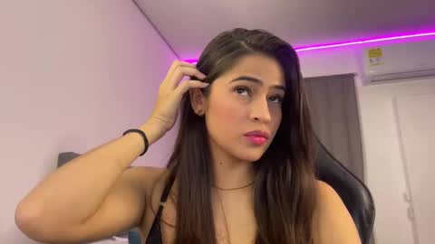 Snapshot of dereckbrownn chatting on February 11, 2025, 9:03 pm Dereck online show from February 11, 2025, 9:03 pm