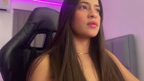 Snapshot of dereckbrownn chatting on March 12, 2025, 5:35 am Dereck online show from March 12, 2025, 5:35 am