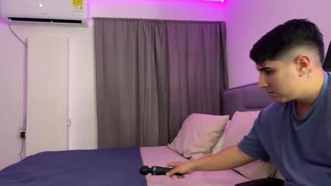 Snapshot of dereckbrownn chatting on September 26, 2025, 12:36 am Dereck online show from September 26, 2025, 12:36 am