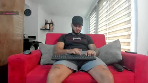 Snapshot of dereckgreen chatting on June 4, 2026, 5:19 pm dereckgreen online show from June 4, 2026, 5:19 pm