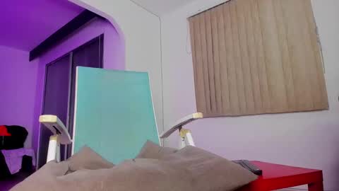 dereckhardd online show from March 8, 2025, 4:01 am