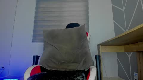 dereckhardd online show from April 7, 2026, 10:31 pm