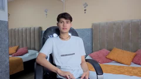 derek_sinn online show from February 8, 2026, 1:36 pm