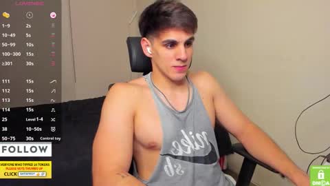 Snapshot of derekcb chatting on November 24, 2025, 10:53 pm Derekcb online show from November 24, 2025, 10:53 pm