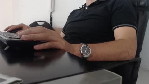     online show from December 9, 2024, 5:41 pm