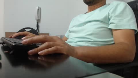     online show from December 18, 2024, 11:45 am