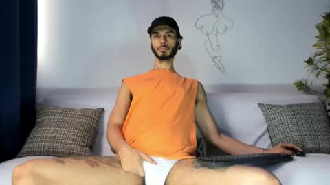 Snapshot of derrymaster chatting on May 19, 2026, 4:35 pm JhimyMaster online show from May 19, 2026, 4:35 pm