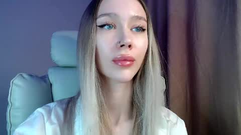 Snapshot of des_ch chatting on April 29, 2026, 5:17 pm Ari online show from April 29, 2026, 5:17 pm