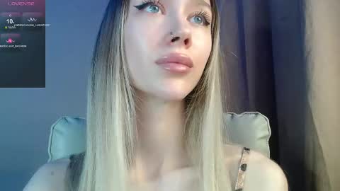 Snapshot of des_ch chatting on May 31, 2026, 4:47 pm Ari online show from May 31, 2026, 4:47 pm