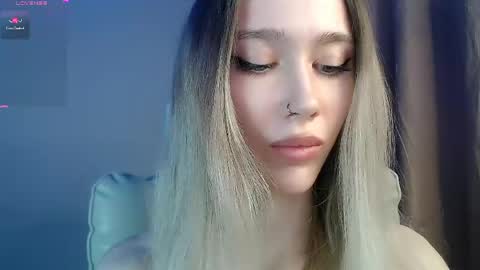 Snapshot of des_ch chatting on June 7, 2026, 4:44 pm Ari online show from June 7, 2026, 4:44 pm