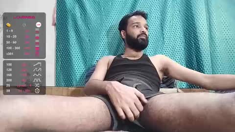 desi_boy799417 online show from March 3, 2025, 3:41 am