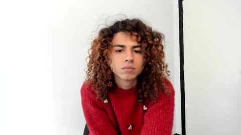 Desidias online show from March 8, 2025, 5:43 pm