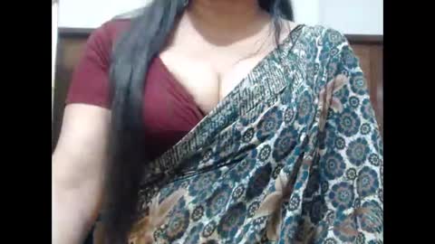 Snapshot of desimaisa130 chatting on May 21, 2026, 5:20 pm Maisa online show from May 21, 2026, 5:20 pm