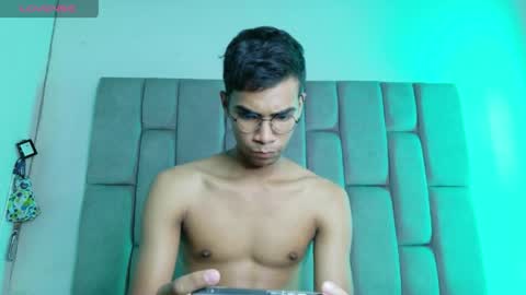 desire4duo online show from April 22, 2026, 6:09 pm